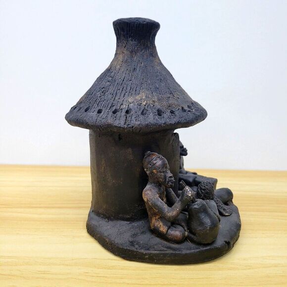 Rare Handmade African Village Scene Clay Sculpture – Hut & Figures - Picture 5 of 12